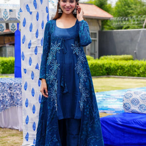 Modish fusion wear set