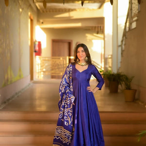 Saachi silk suit set
