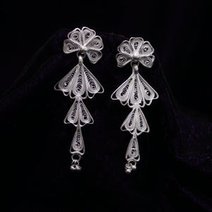 Chain of Floral Silver Filigree Earrings