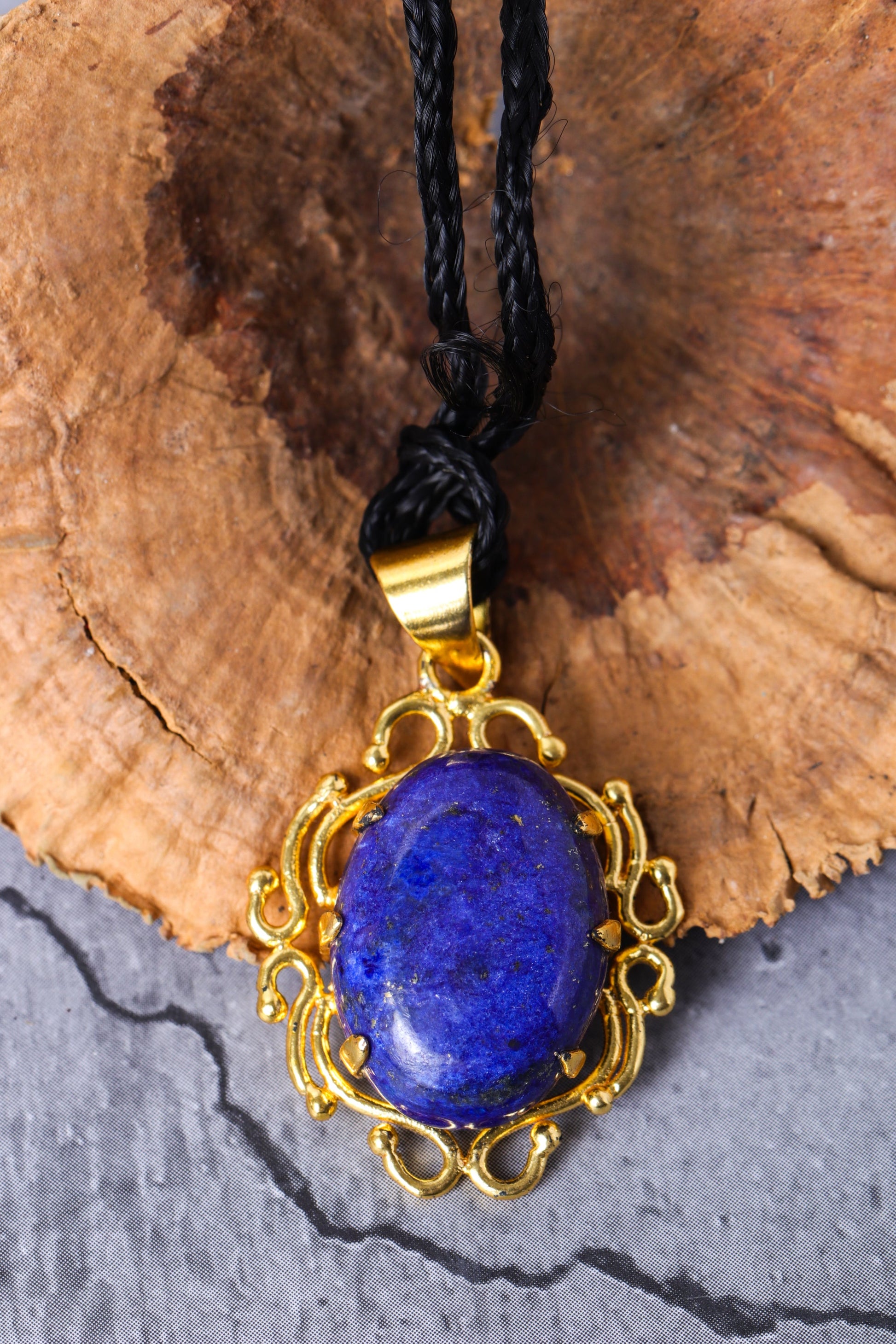 Shani Kawach (Lapis Lazuli)