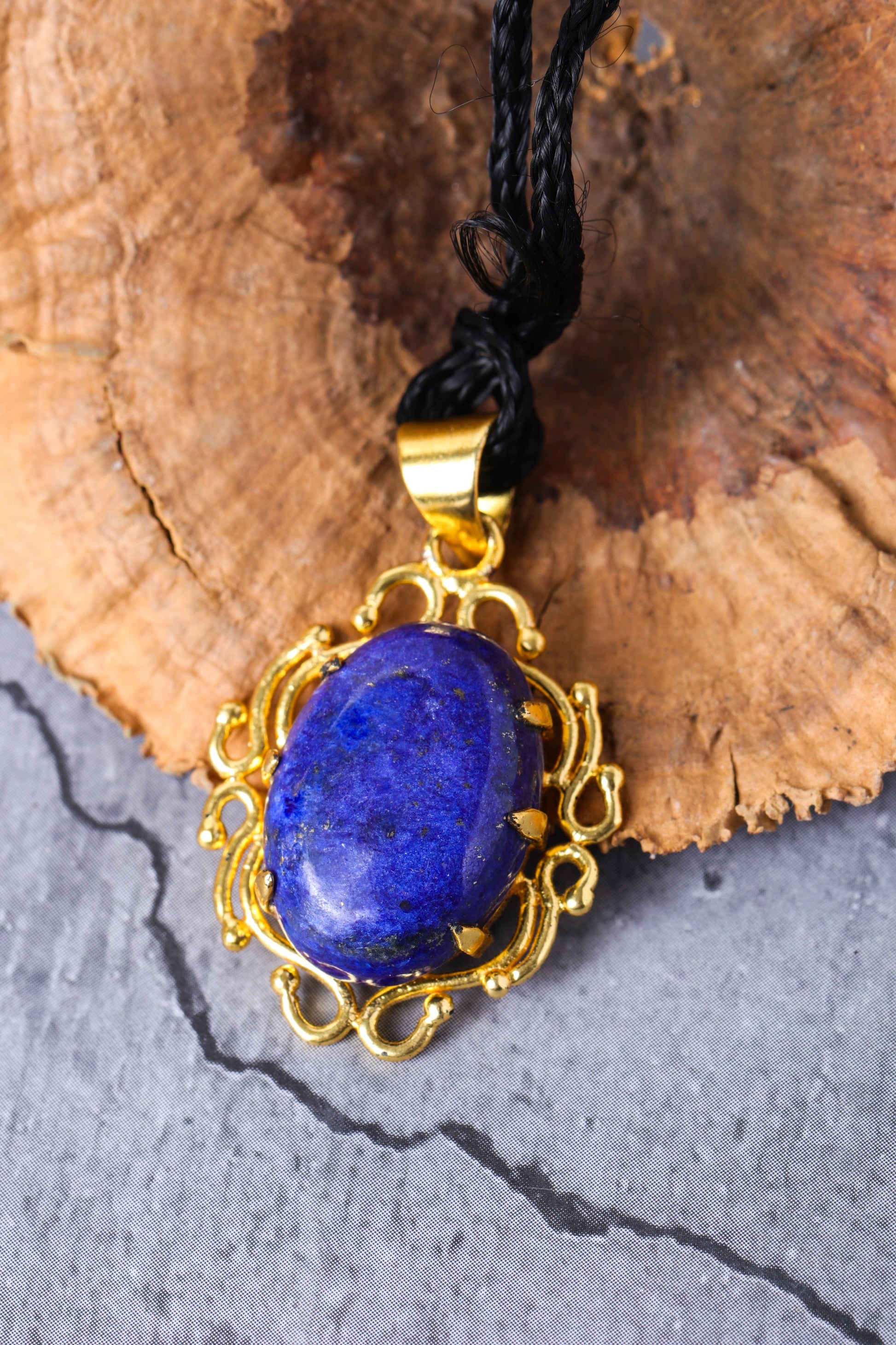 Shani Kawach (Lapis Lazuli)