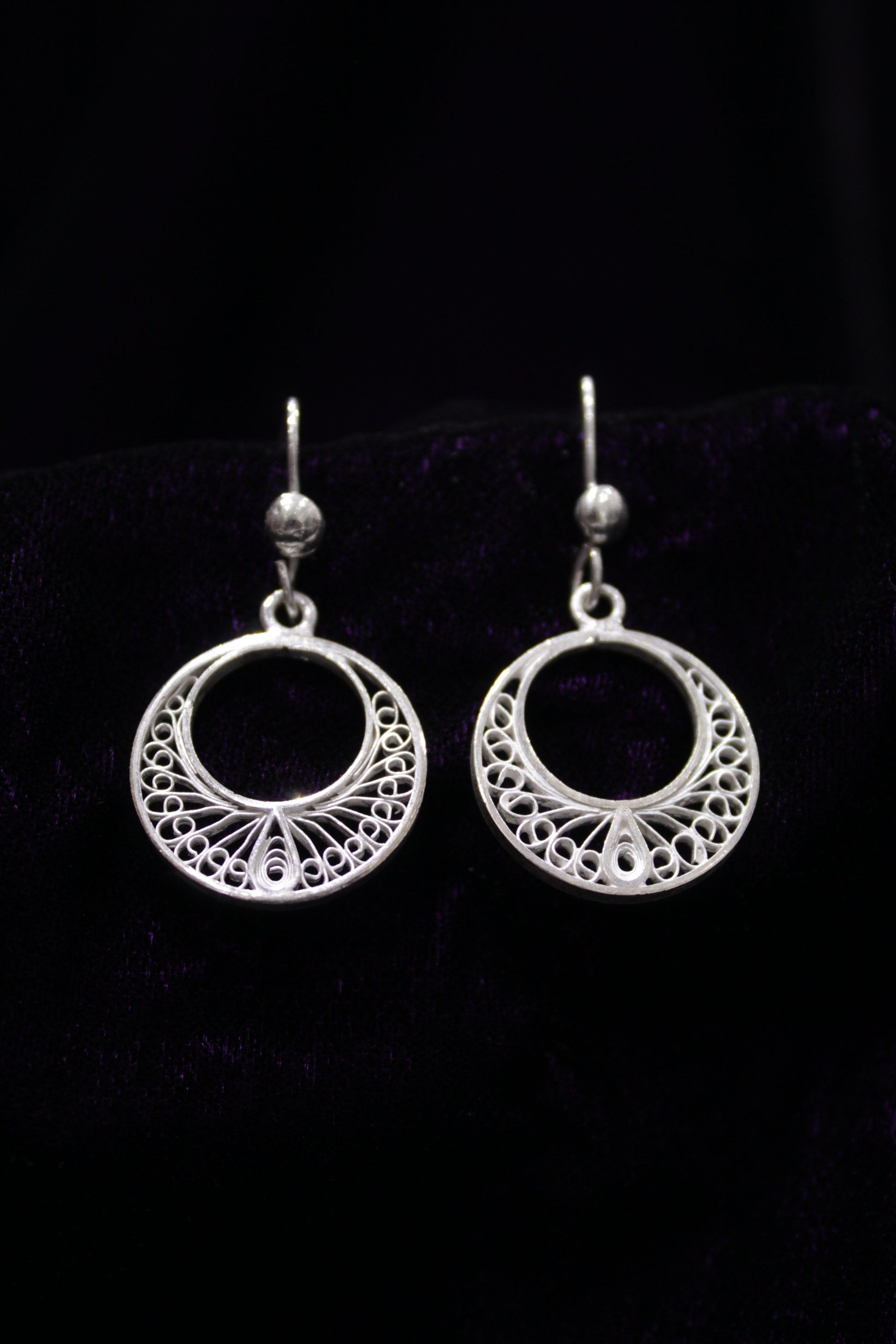 Classic Round Shape Silver Filigree Earring