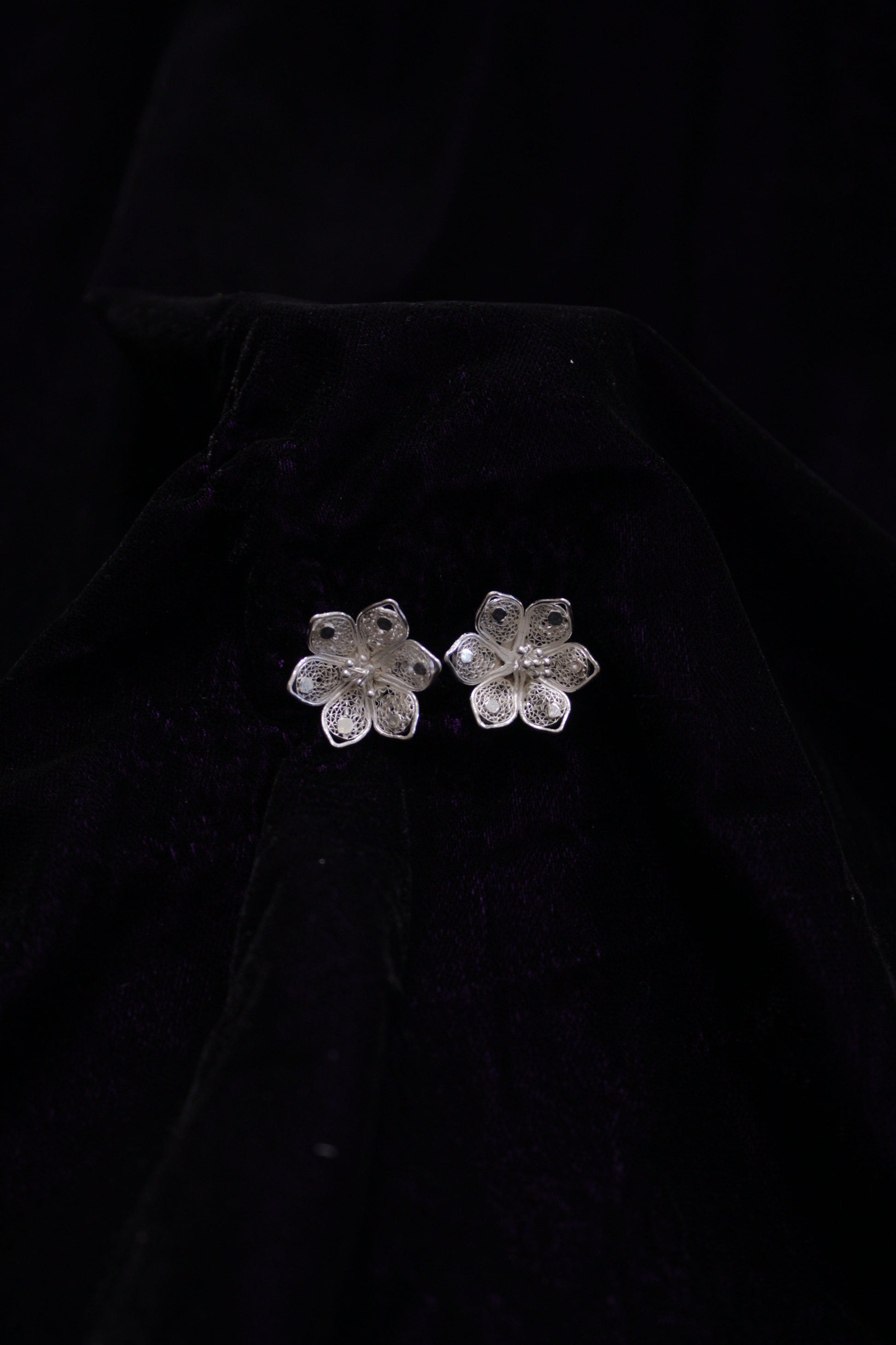 Floral Silver Filigree Earring Stud