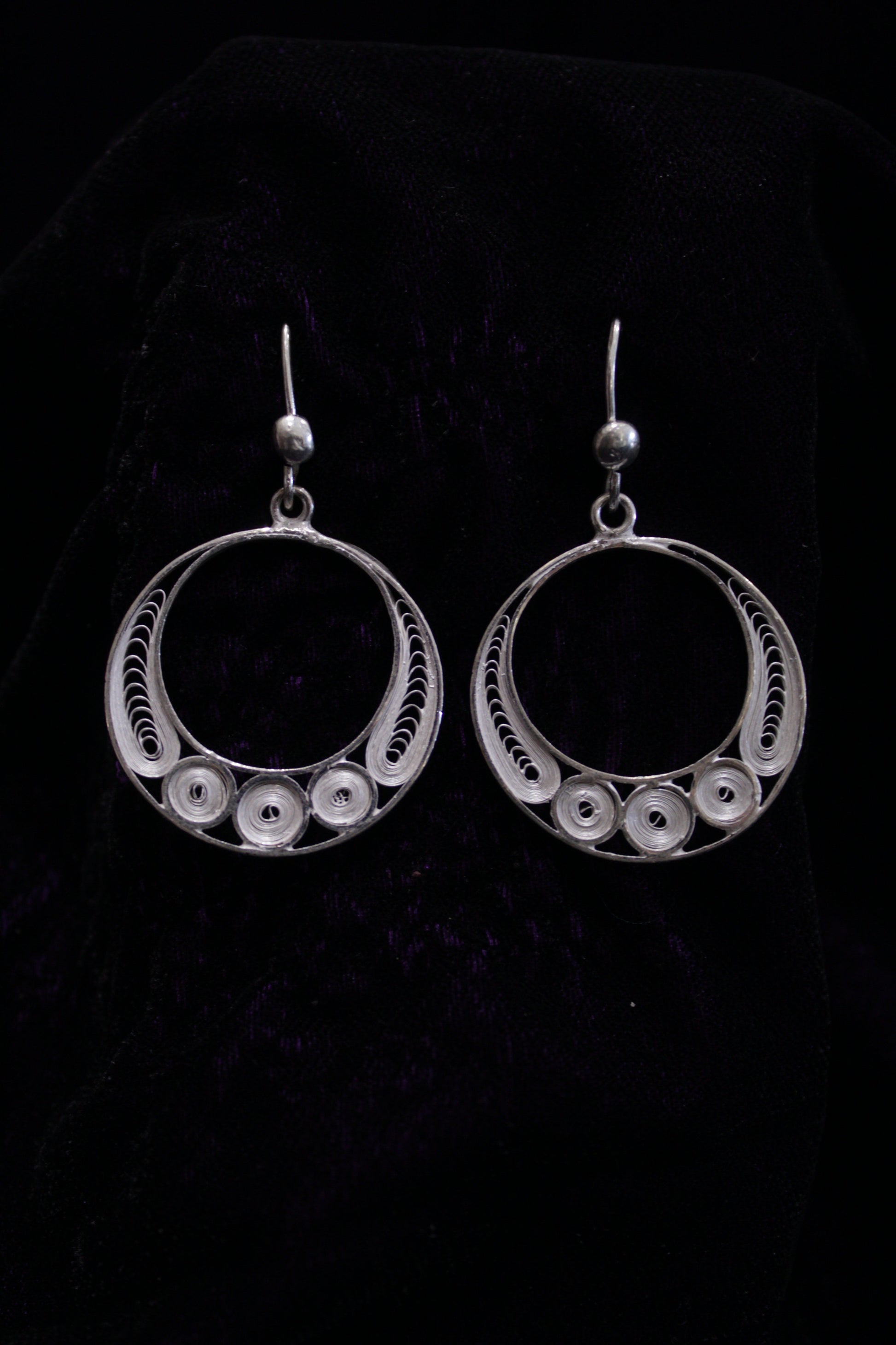 Round Shape Silver Filigree Earring