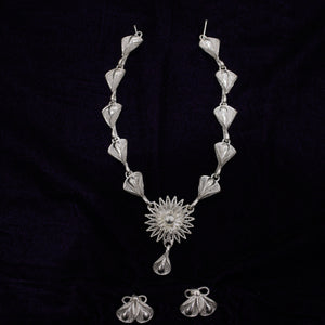 Bouquet Stud Silver Filigree Necklace With Earrings Set