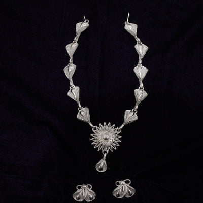 Bouquet Stud Silver Filigree Necklace With Earrings Set