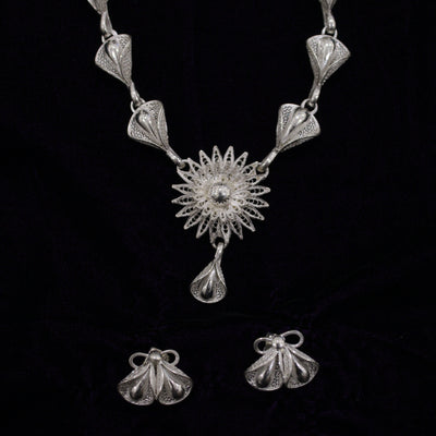 Bouquet Stud Silver Filigree Necklace With Earrings Set