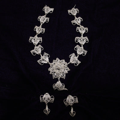 Floral Shape Silver Filigree Necklace With Earring Set