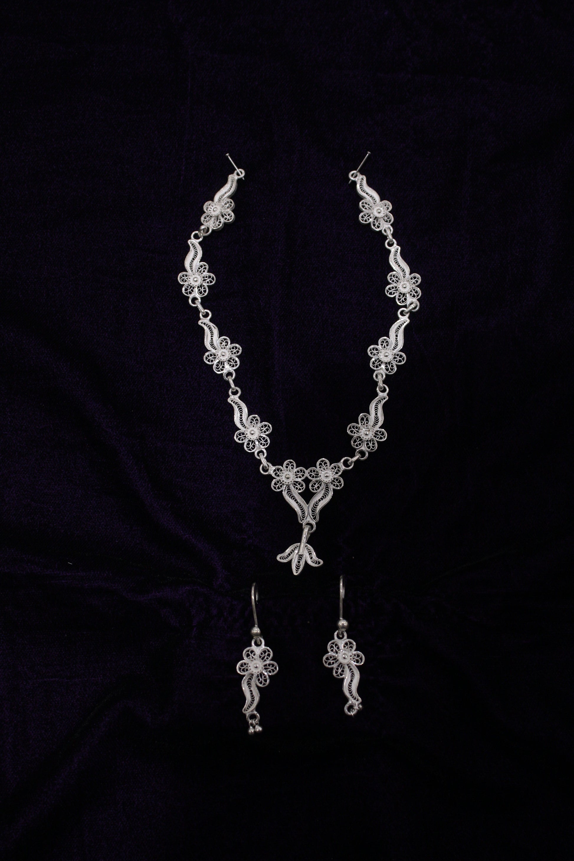 Silver Filigree Necklace With Earrings Set