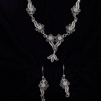 Silver Filigree Necklace With Earrings Set