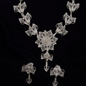 Exclusive Floral Silver Filigree Necklace With Earring Set