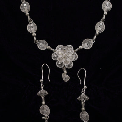 Floral Silver Filigree Necklace With Earring Set