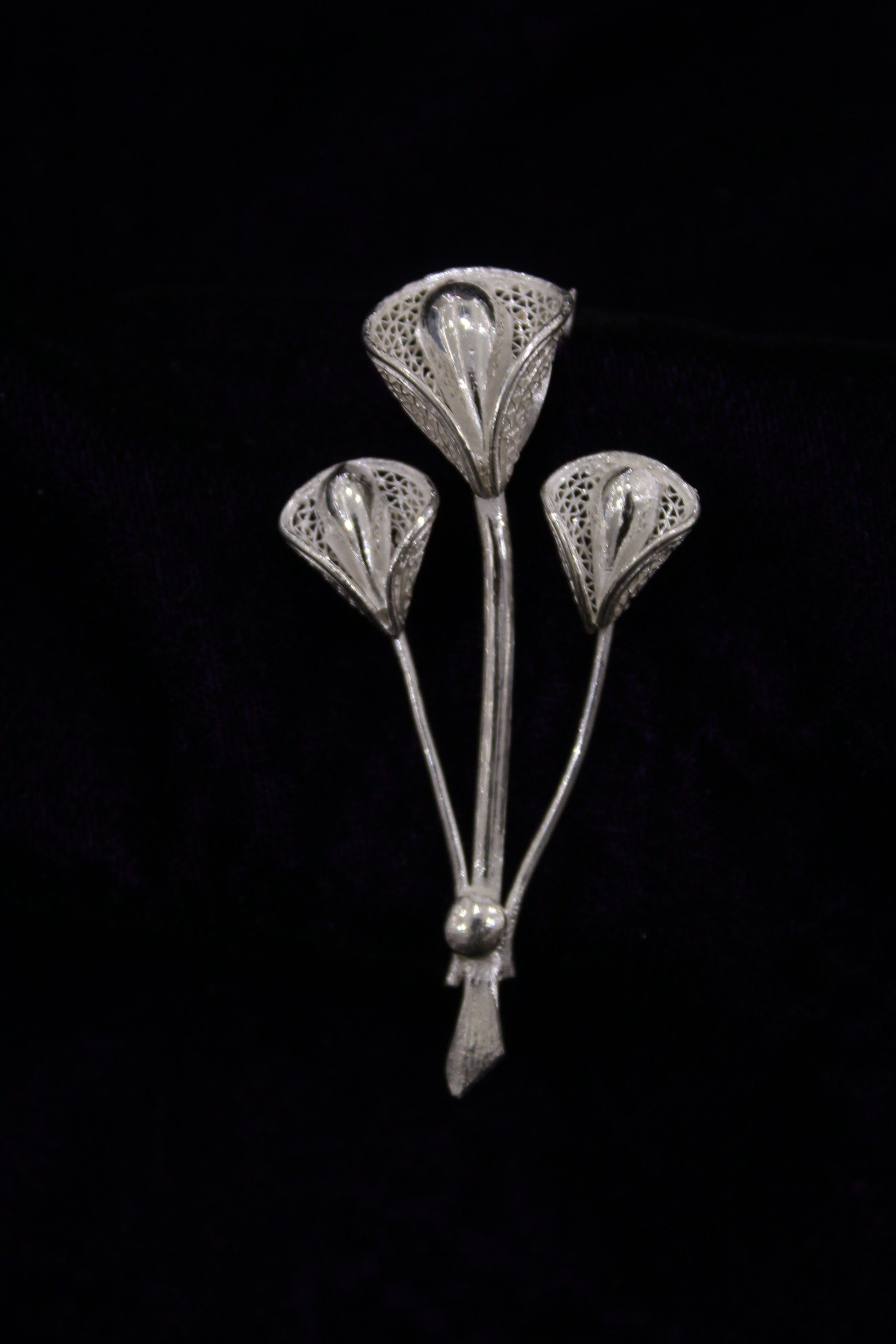 Bouquet Designer Silver Filigree Saree Pin