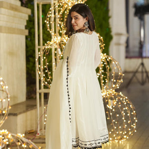 Vyara pure crepe suit set