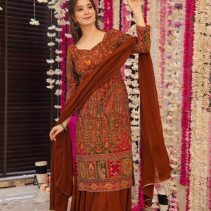 Caramel classic heavy embroidered suit set