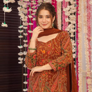 Caramel classic heavy embroidered suit set