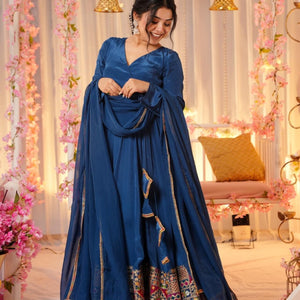 Embellished blue suit set