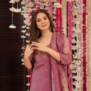 Rabia glow floral kurta set
