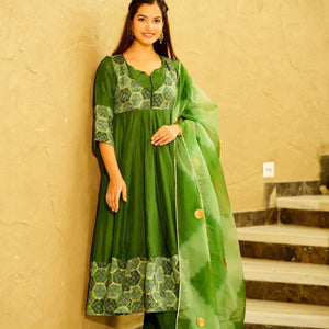 SEAWEED GREEN SILK EMBROIDERED SUIT SET