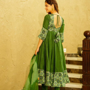 SEAWEED GREEN SILK EMBROIDERED SUIT SET