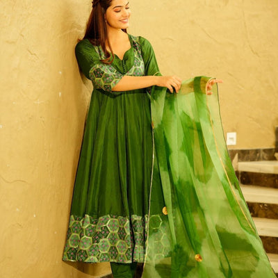 SEAWEED GREEN SILK EMBROIDERED SUIT SET