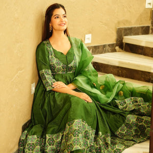 SEAWEED GREEN SILK EMBROIDERED SUIT SET