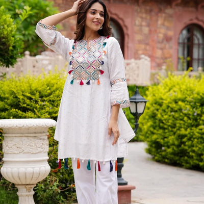 NETRA WHITE KURTA SET
