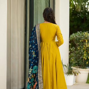 Nature’s Bliss silk suit set