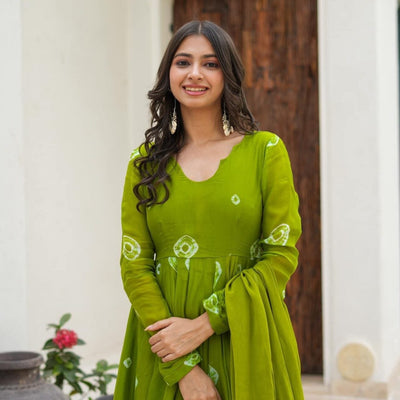 Aashi green organza suit
