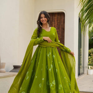 Aashi green organza suit