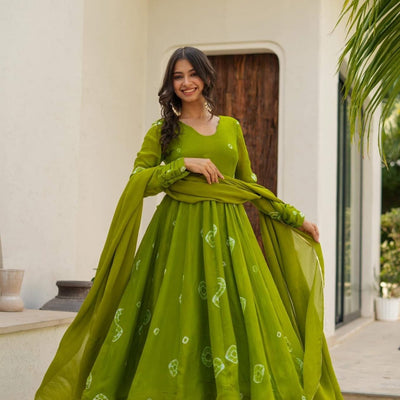Aashi green organza suit