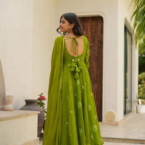 Aashi green organza suit