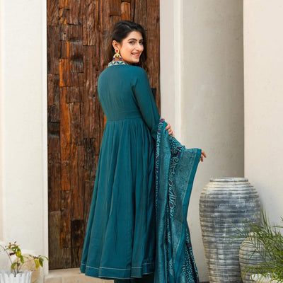 Minimal Bloom Muslin Suit Set