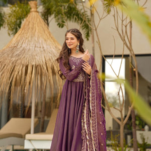 Ishani cosmos suit set