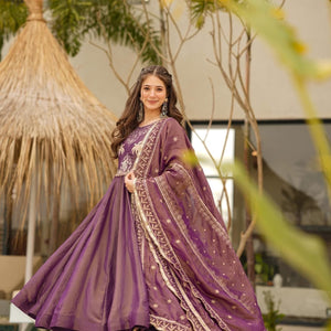 Ishani cosmos suit set