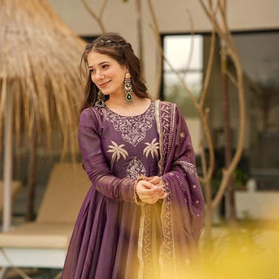 Ishani cosmos suit set