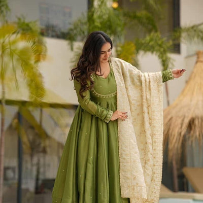 Pista green cosmos suit set