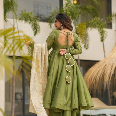 Pista green cosmos suit set