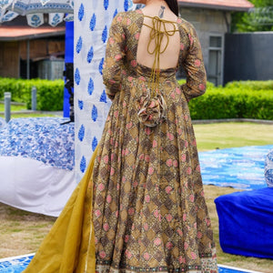Devika embroidered heavy maxi set