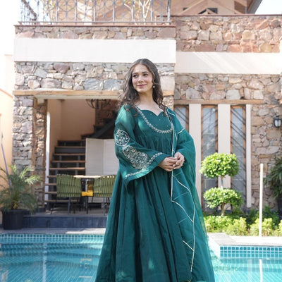Alluring green chanderi suit set