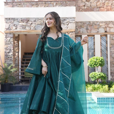 Alluring green chanderi suit set