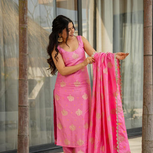 Roshni pink silk kurta set