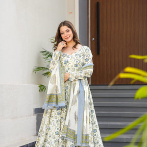 Soft Bloom cotton suit set