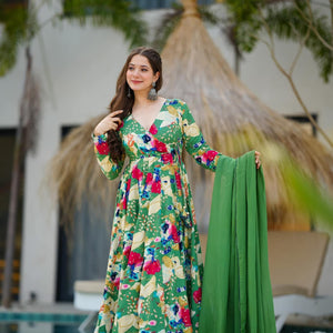 Zayra green rayon suit set