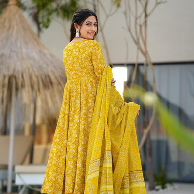 Vastra yellow cotton suit set