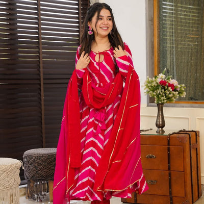 Pink leheriya organza suit set
