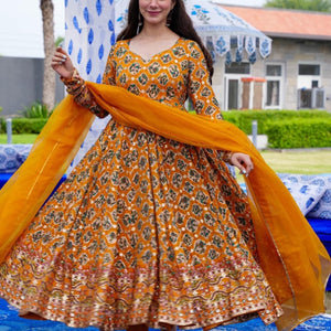 Sana heavy embroidered suit set