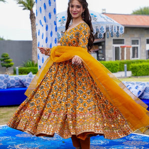 Sana heavy embroidered suit set