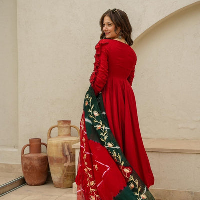 cardinal red suit set