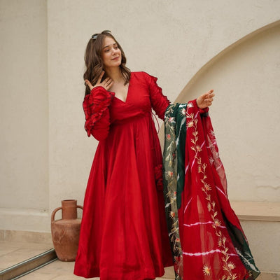 cardinal red suit set